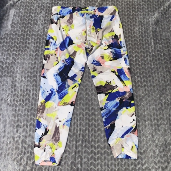 Lot of 5 pair of Leggings.  Size Large. - Picture 7 of 15